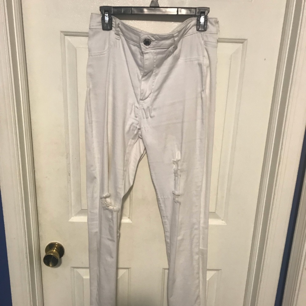 White distressed skinny jeans